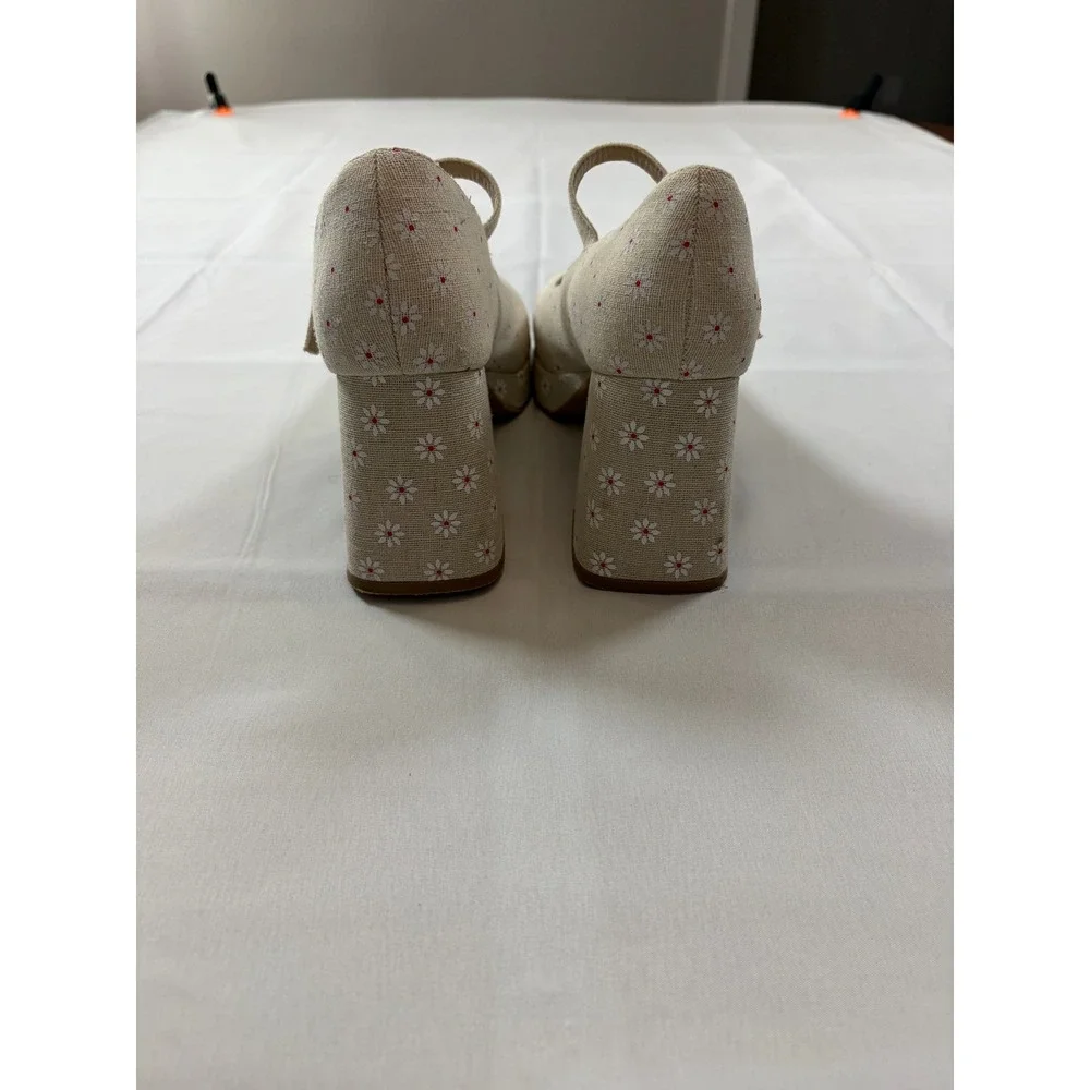 Madden Girl Daisy Floral Platform Mary Jane Heels Beige Block Heel Square Toe 11